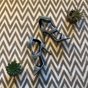 Denim high heels with sipper